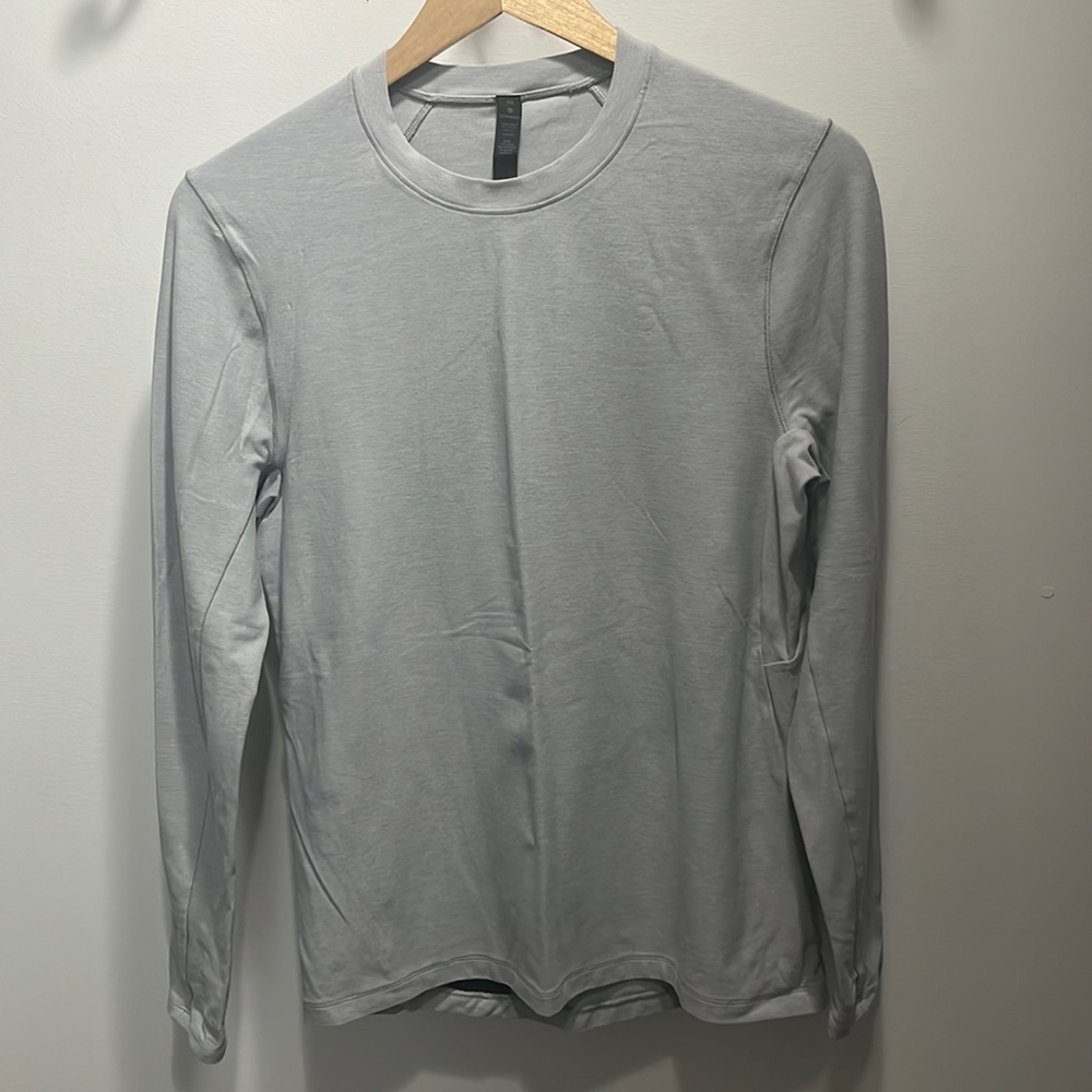 lululemon Men’s Light Grey XS Long Sleeve Athletic Shirt